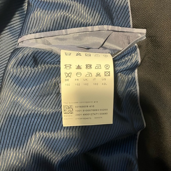 Men’s Hugo Boss Blazer - Size 42L - Picture 4 of 11